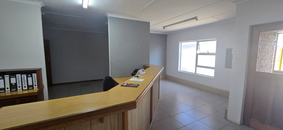 To Let commercial Property for Rent in Beacon Bay Eastern Cape